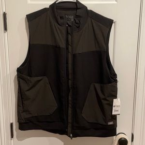 Figs vest. XL women. Black. NWOT.